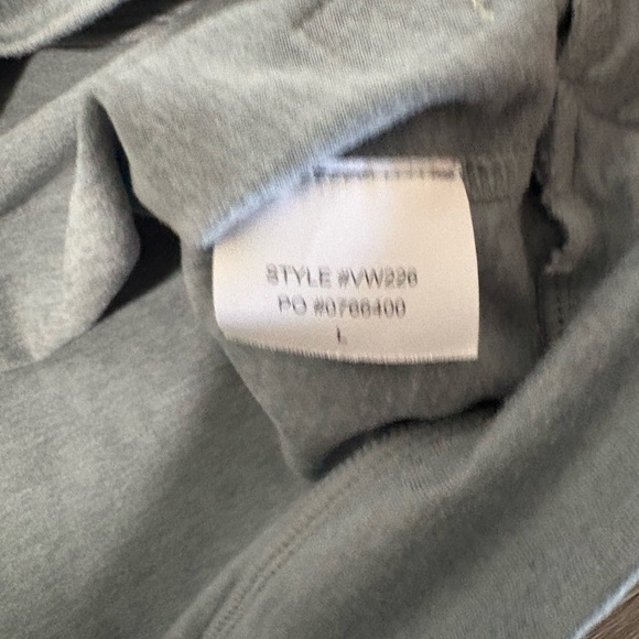 Vuori Halo Performance Hoodie. Size Large - Picture 4 of 7